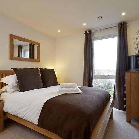 Modern Apartment At Slough Station, London In 18 Mins! Εξωτερικό φωτογραφία
